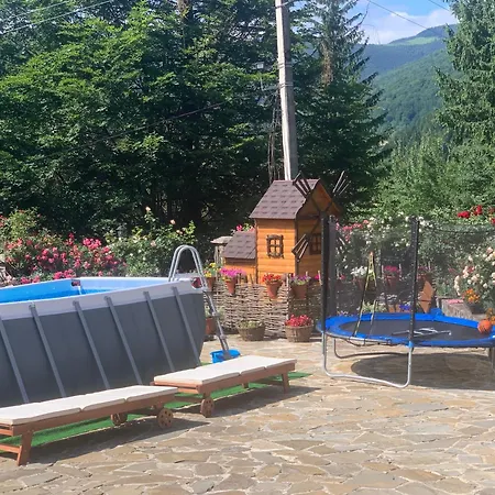 Holiday home світанкове сяйво Yaremche